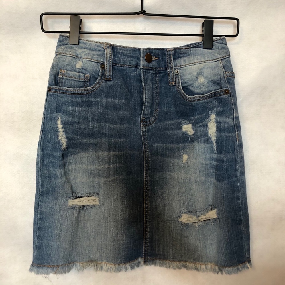 Love Fire Distressed 5-Pocket Denim Skirt Size 0
